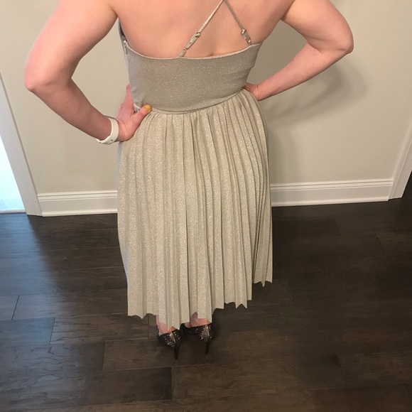 gorgeous Shimmering dress 👗 - Picture 4 of 4